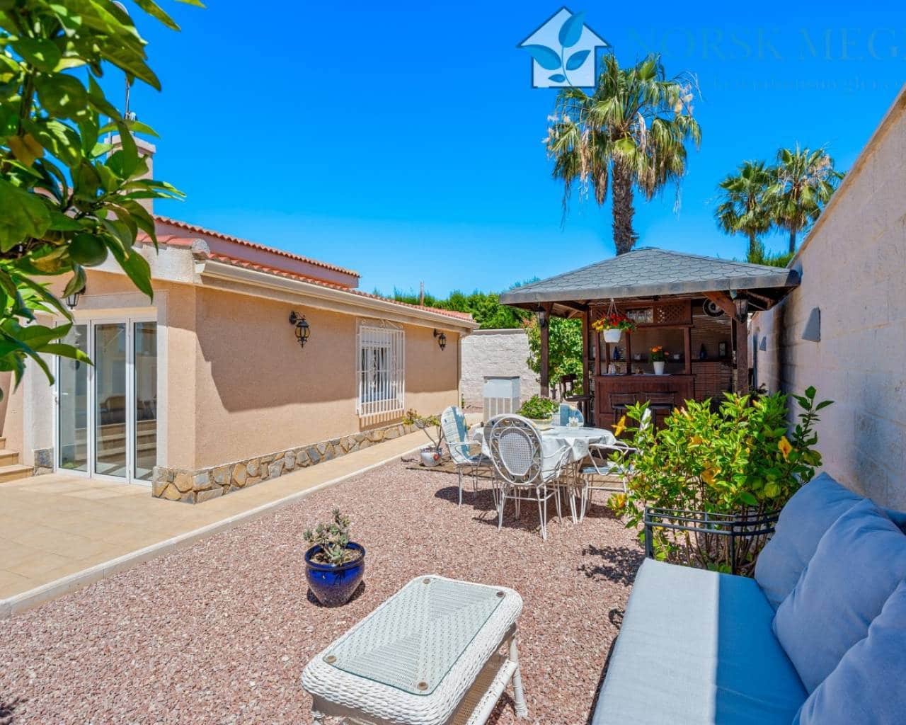 3 slaapkamer Villa te koop in Ciudad Quesada met zwembad garage - € 559.000 (Ref: 9991825)