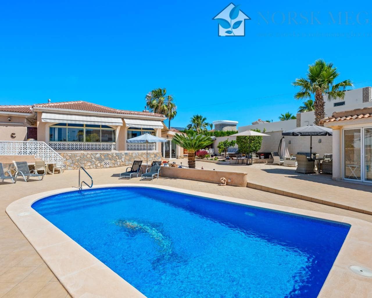 3 slaapkamer Villa te koop in Ciudad Quesada met zwembad garage - € 559.000 (Ref: 9991825)