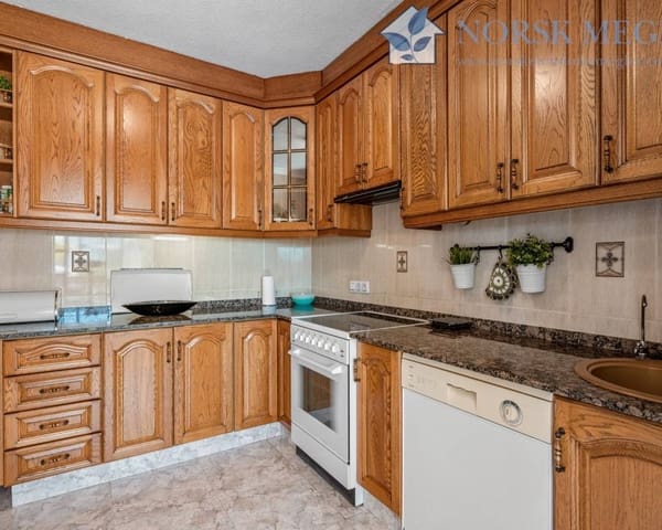 3 slaapkamer Villa te koop in Ciudad Quesada, Rojales met zwembad garage - € 559.000 (Ref: 9991825)