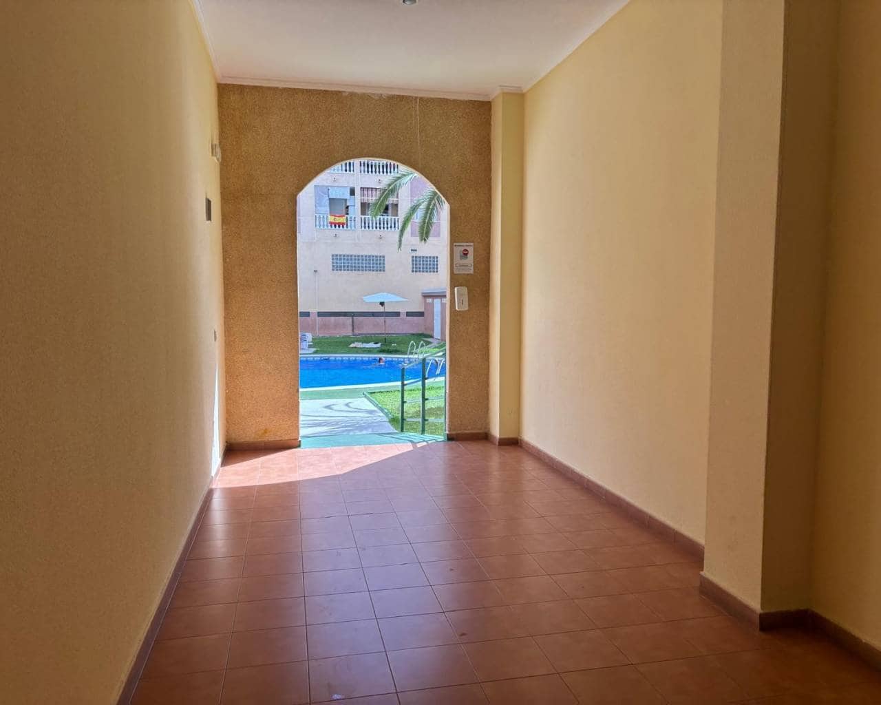 2 sypialnia Apartament na sprzedaż w Torrevieja z basenem garażem - 135 000 € (Ref: 9991826)