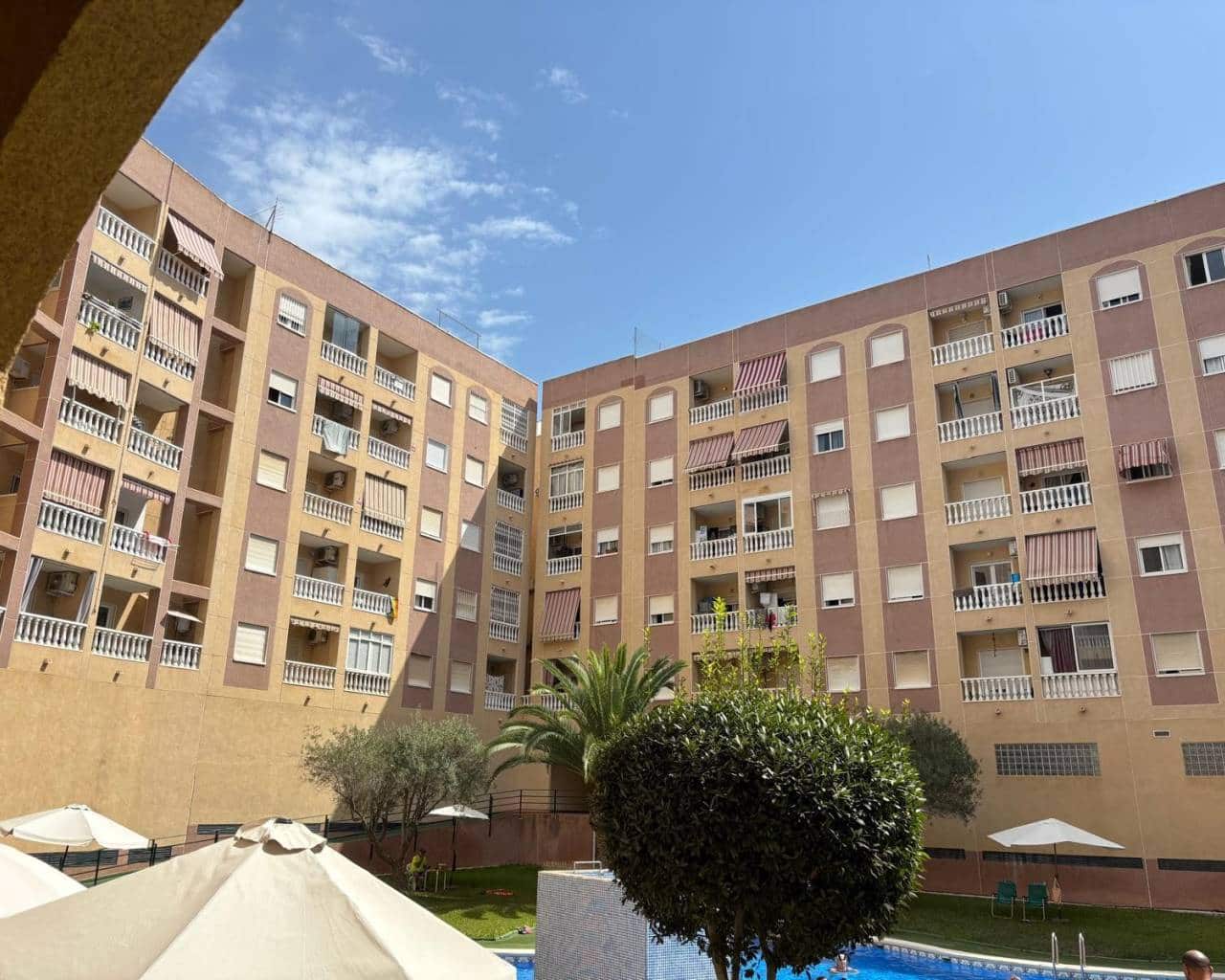2 sypialnia Apartament na sprzedaż w Torrevieja z basenem garażem - 135 000 € (Ref: 9991826)