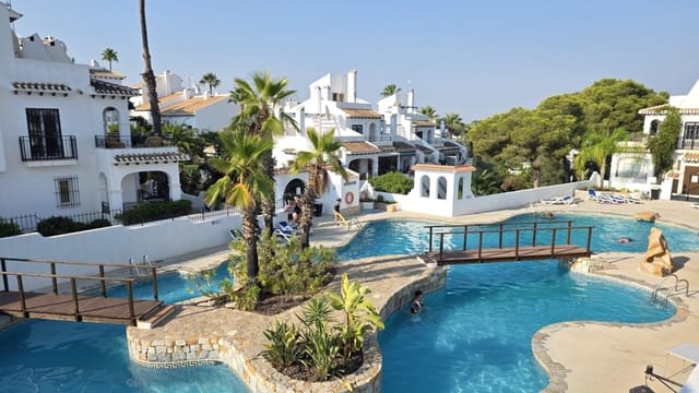 2 soverom Leilighet til salgs i Villamartin, Orihuela med svømmebasseng - € 199 000 (Ref: 9996306)