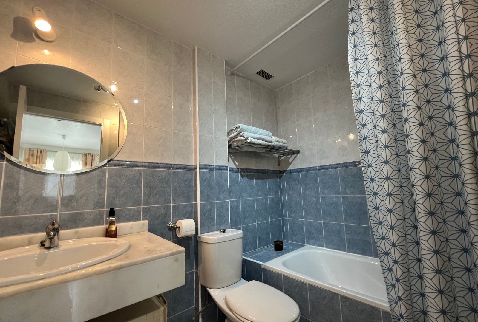 2 bedroom Apartment for sale in Villamartin with pool - € 164,000 (Ref: 9999043)