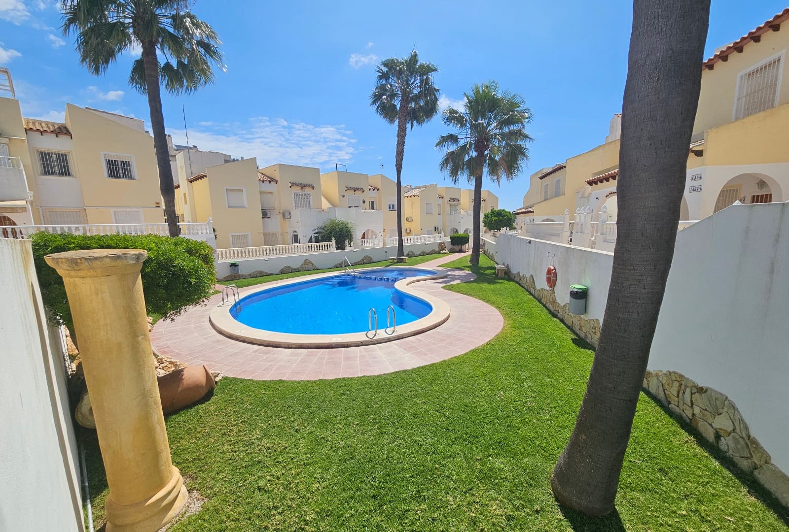 2 bedroom Apartment for sale in Villamartin with pool - € 164,000 (Ref: 9999043)