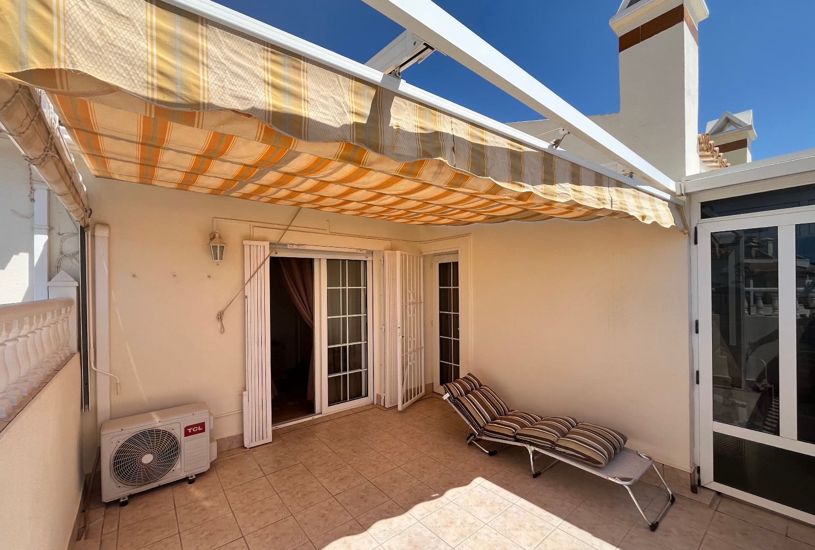 3 sovrum Radhus till salu i Playa Flamenca med pool - 259 995 € (Ref: 9999044)