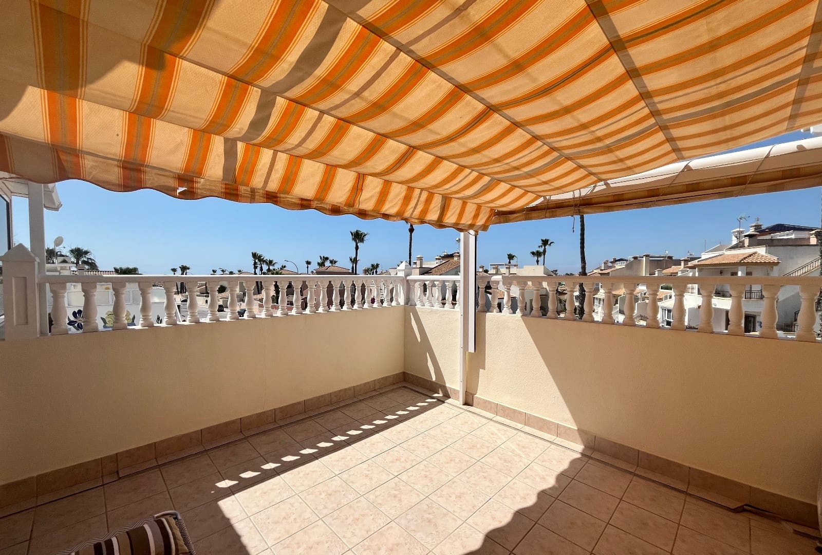 3 sovrum Radhus till salu i Playa Flamenca med pool - 259 995 € (Ref: 9999044)