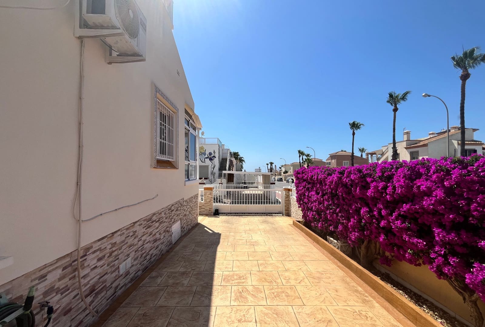 3 sovrum Radhus till salu i Playa Flamenca med pool - 259 995 € (Ref: 9999044)
