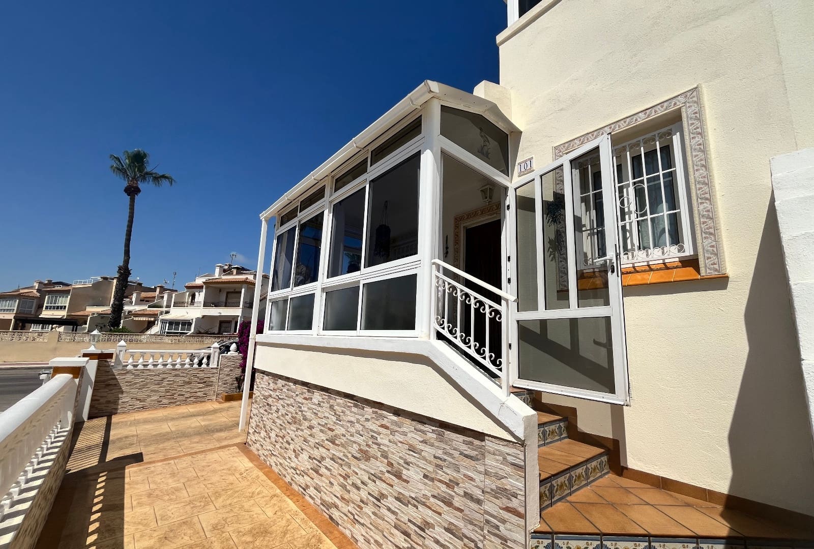 3 sovrum Radhus till salu i Playa Flamenca med pool - 259 995 € (Ref: 9999044)