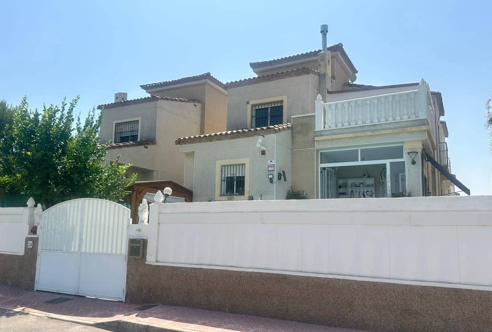 3 soveværelse Villa til salg i Algorfa med swimmingpool - € 296.000 (Ref: 9999292)