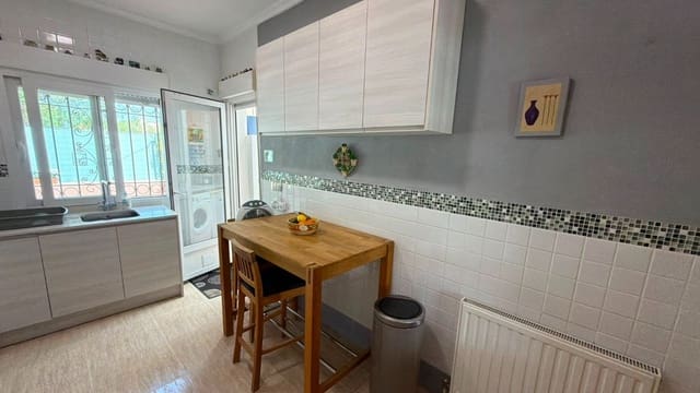 3 soveværelse Villa til salg i Los Montesinos med swimmingpool - € 315.000 (Ref: 9999423)