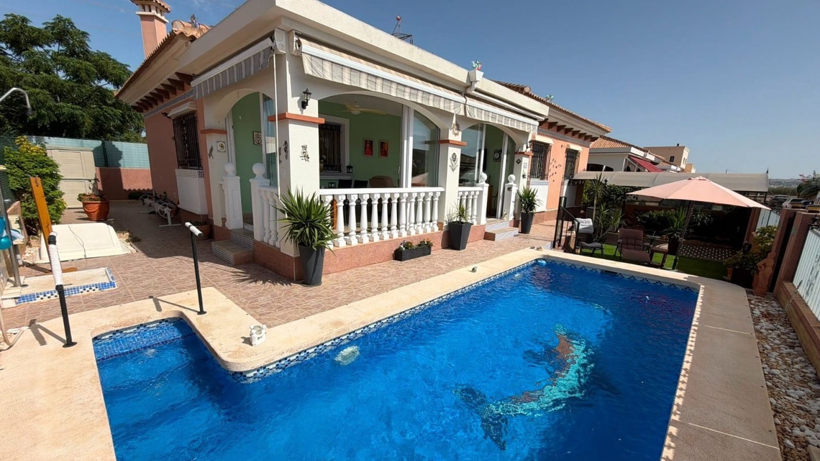 3 bedroom Villa for sale in Los Montesinos with pool - € 315,000 (Ref: 9999423)