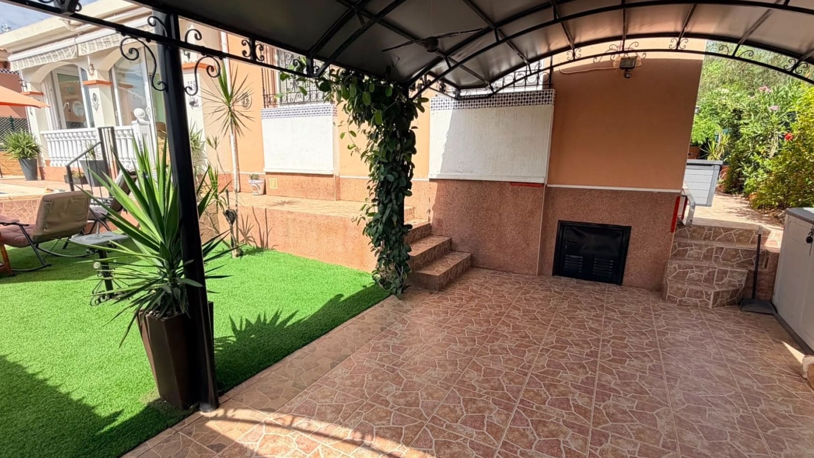 3 bedroom Villa for sale in Los Montesinos with pool - € 315,000 (Ref: 9999423)