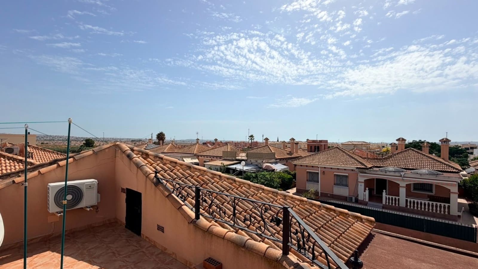 3 bedroom Villa for sale in Los Montesinos with pool - € 315,000 (Ref: 9999423)