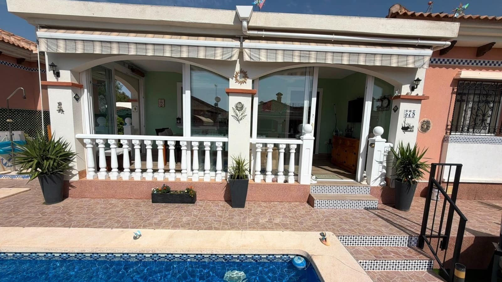 3 bedroom Villa for sale in Los Montesinos with pool - € 315,000 (Ref: 9999423)