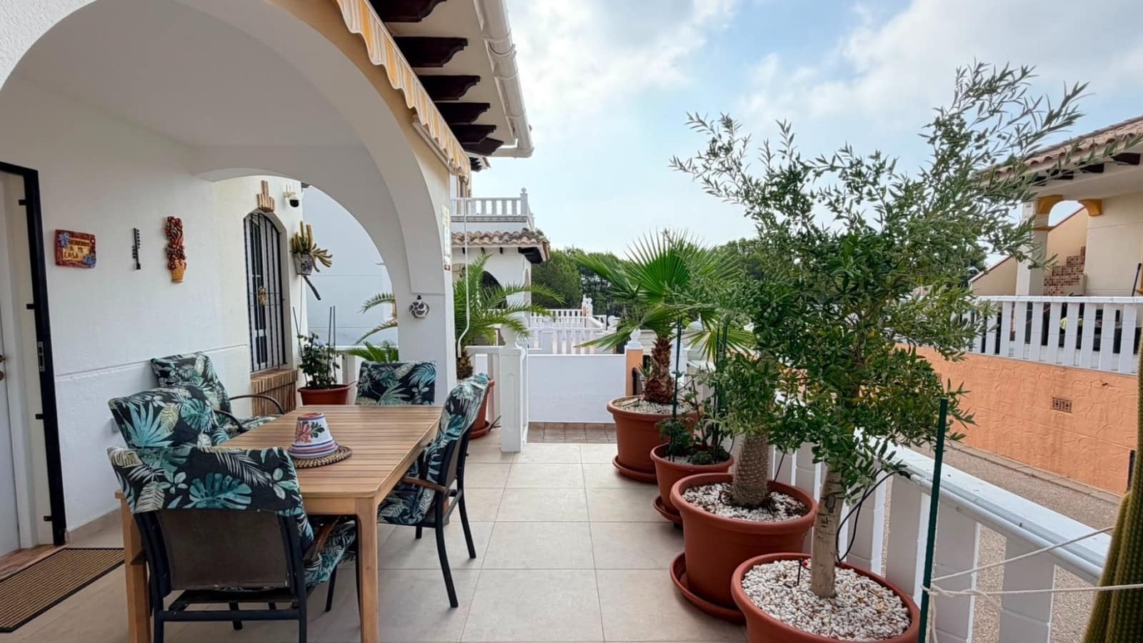Semi-detached Villa for sale in Cabo Roig with pool - € 239,000 (Ref: 9999424)