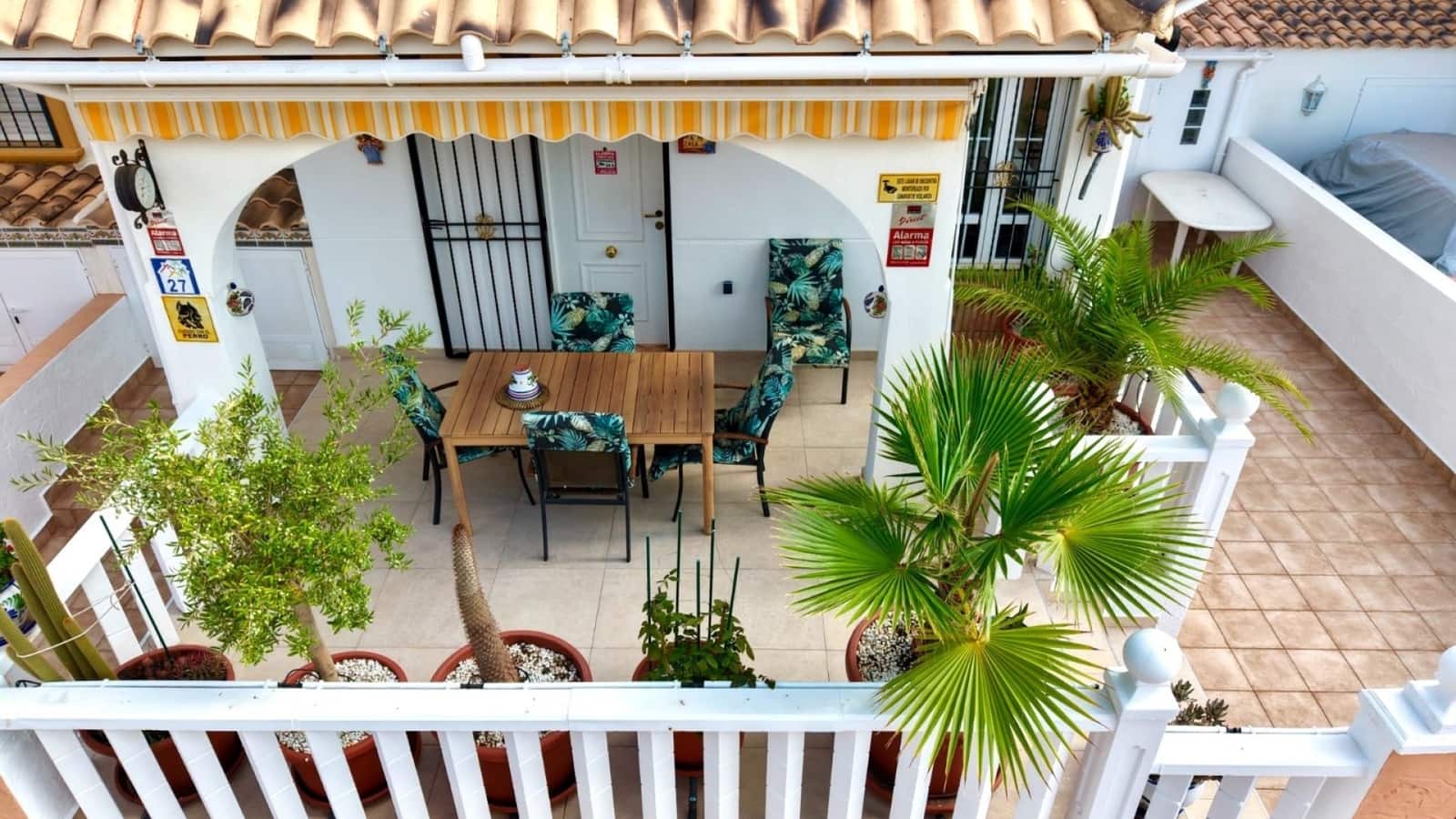 Semi-detached Villa for sale in Cabo Roig with pool - € 239,000 (Ref: 9999424)