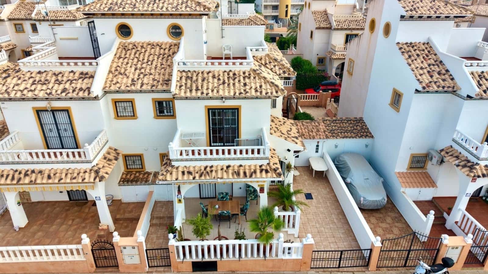 Semi-detached Villa for sale in Cabo Roig with pool - € 239,000 (Ref: 9999424)