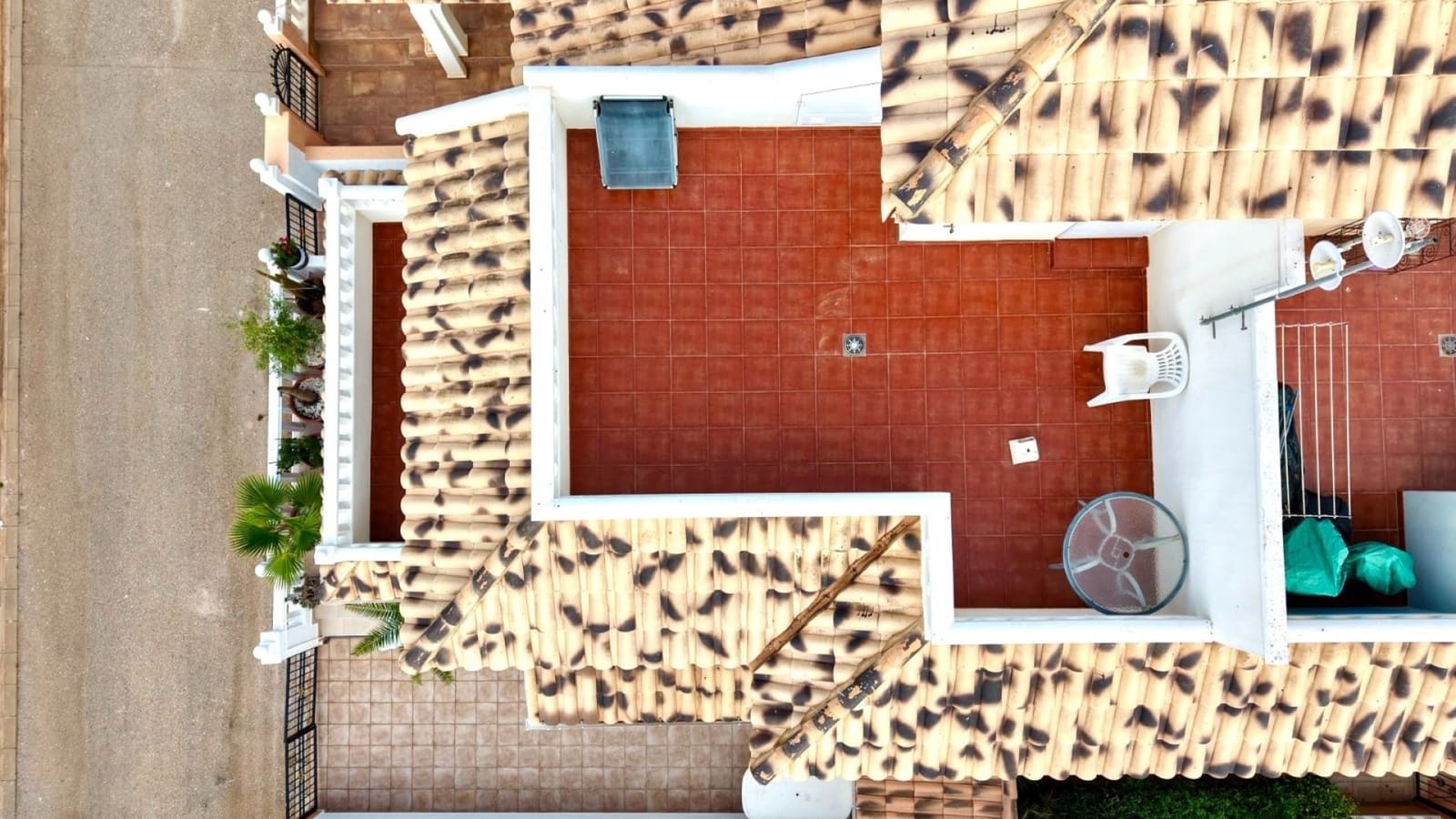 Semi-detached Villa for sale in Cabo Roig with pool - € 239,000 (Ref: 9999424)