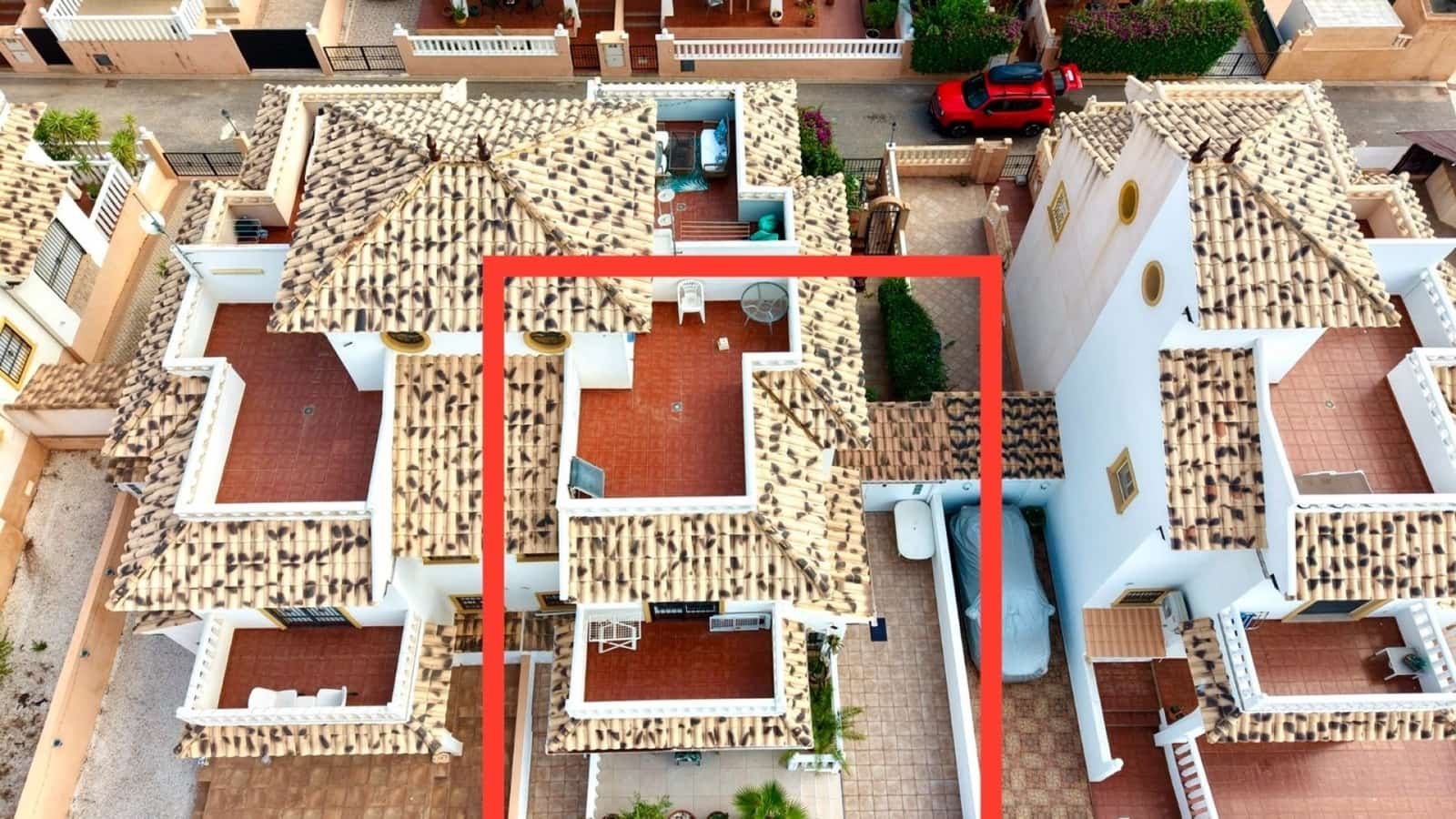 Semi-detached Villa for sale in Cabo Roig with pool - € 239,000 (Ref: 9999424)