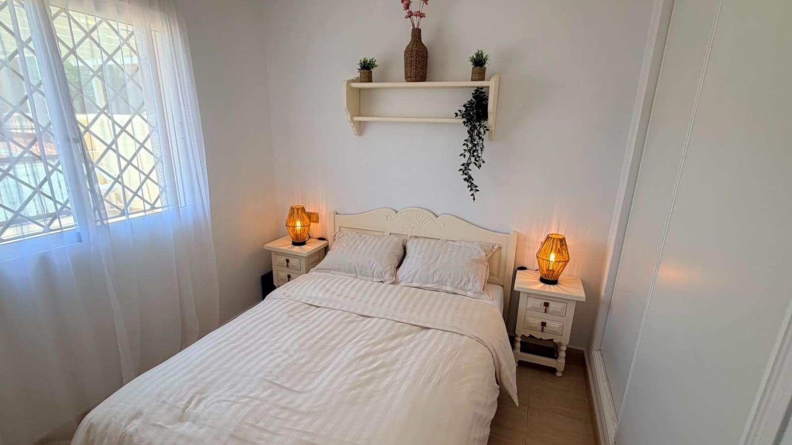 2 soverom Kjedet enebolig til salgs i Los Montesinos med svømmebasseng - € 168 000 (Ref: 9999425)