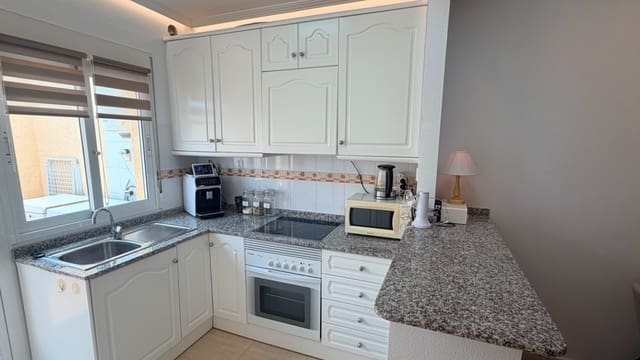 2 soverom Kjedet enebolig til salgs i Los Montesinos med svømmebasseng - € 168 000 (Ref: 9999425)