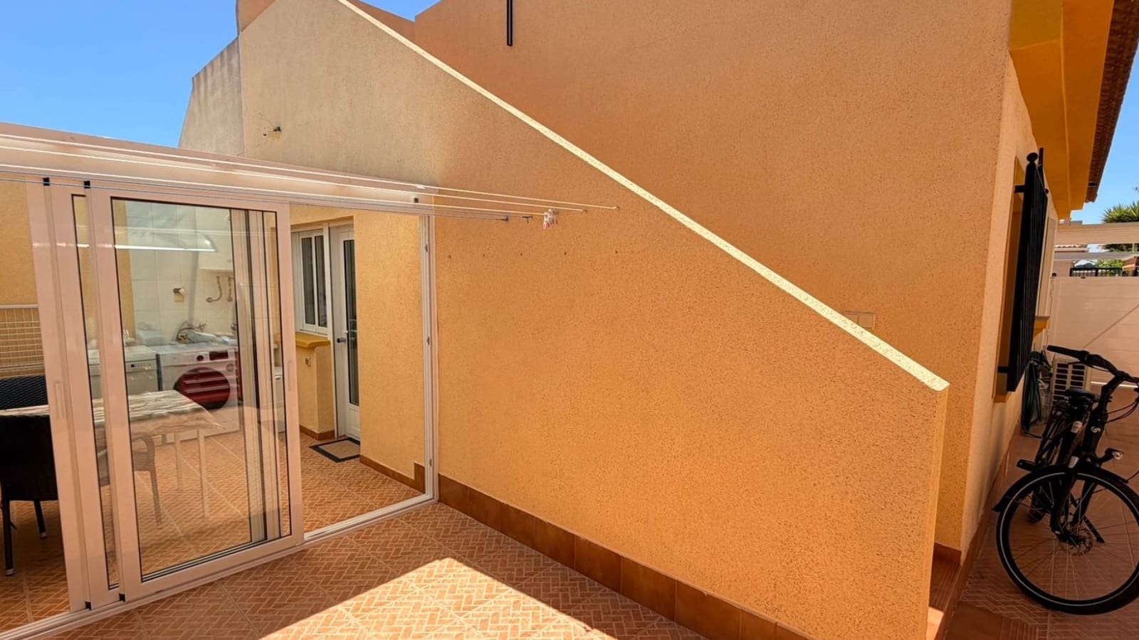 2 soverom Kjedet enebolig til salgs i Los Montesinos med svømmebasseng - € 168 000 (Ref: 9999425)