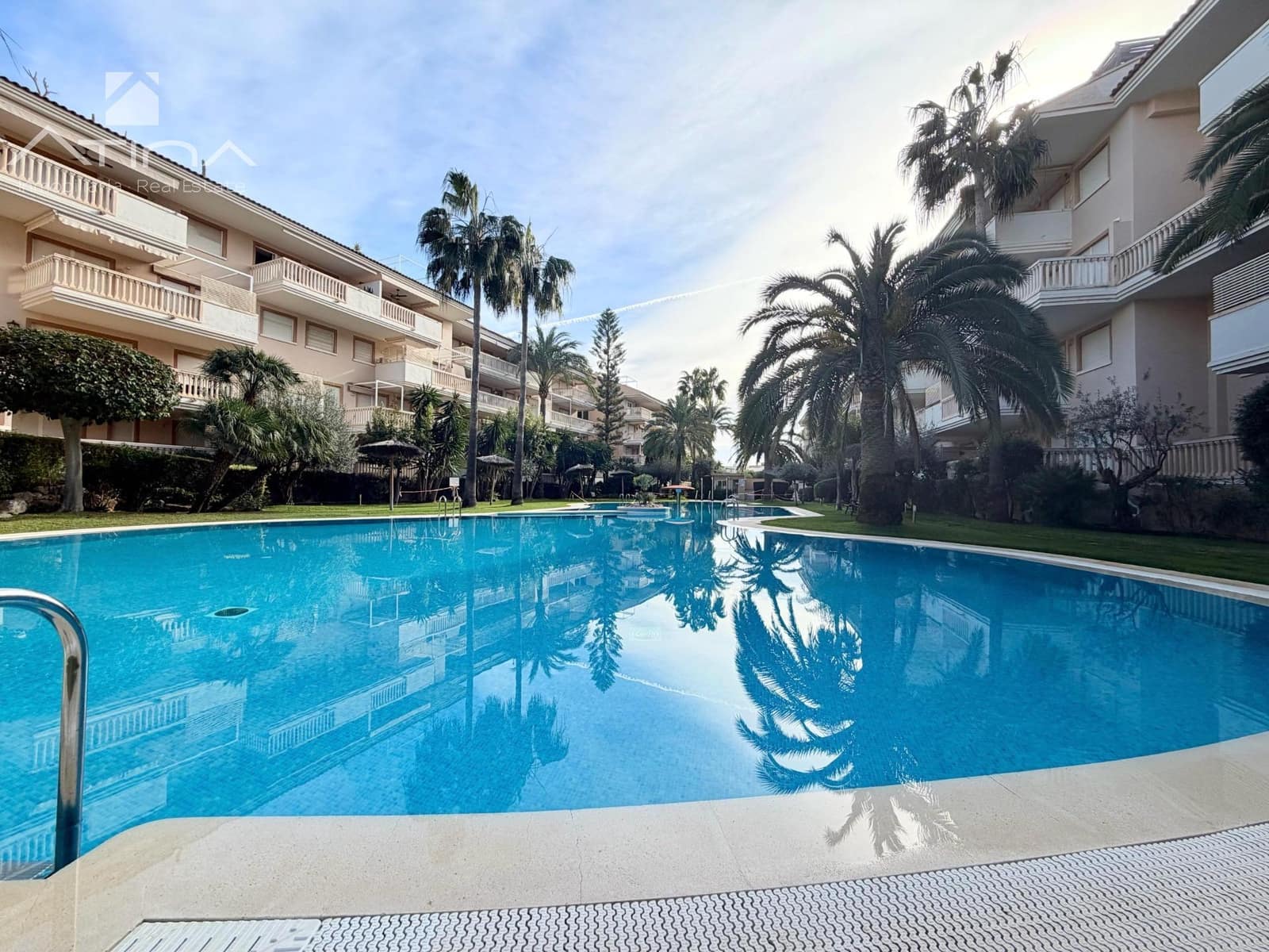 3 sovrum Lägenhet till salu i Arenal med pool - 475 000 € (Ref: 10011613)