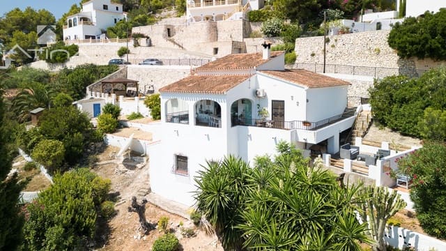 3 soveværelse Villa til salg i Javea / Xàbia med swimmingpool - € 649.000 (Ref: 10015767)