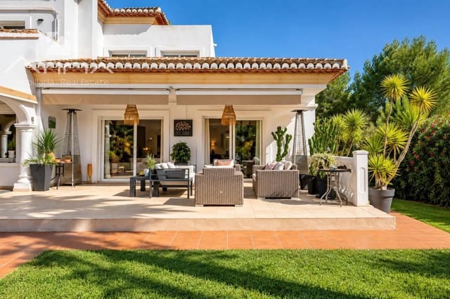 4 chambre Villa/Maison à vendre à Javea / Xàbia avec piscine - 950 000 € (Ref: 10062190)