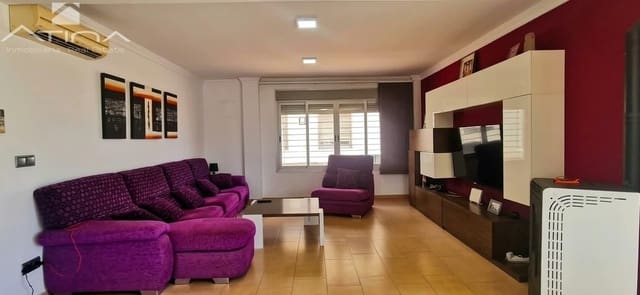 3 Zimmer Villa zu verkaufen in Oliva mit Pool Garage - 499.000 € (Ref: 10120138)