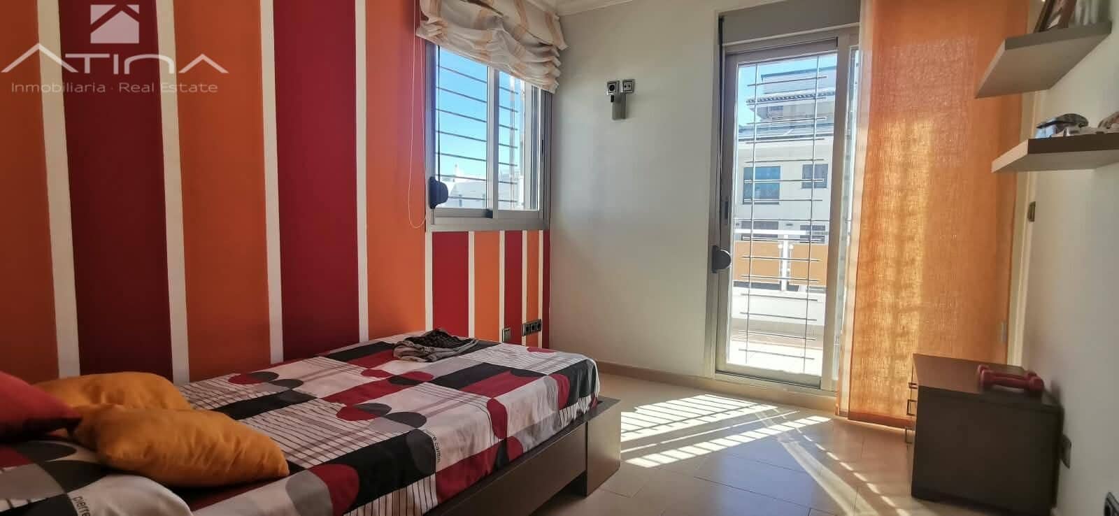 3 Zimmer Villa zu verkaufen in Oliva mit Pool Garage - 499.000 € (Ref: 10120138)