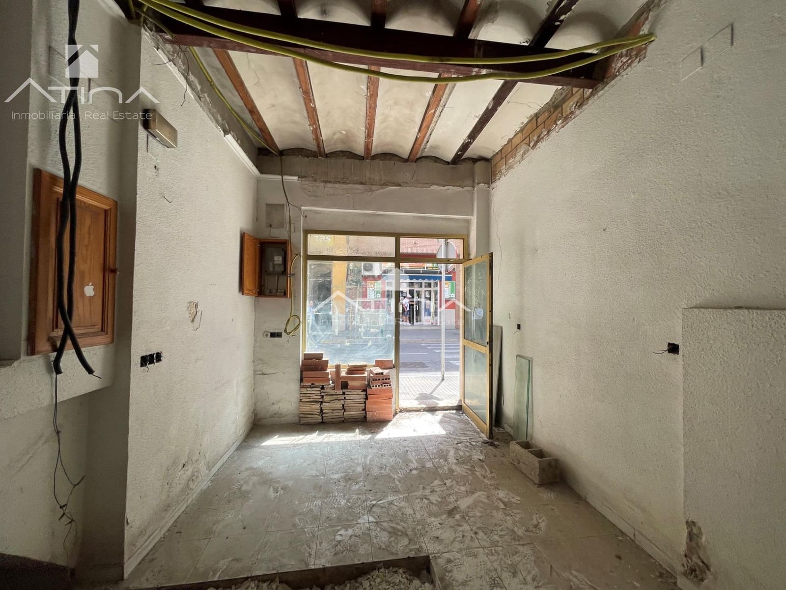Commercial for sale in Gandia - € 45,000 (Ref: 10129383)