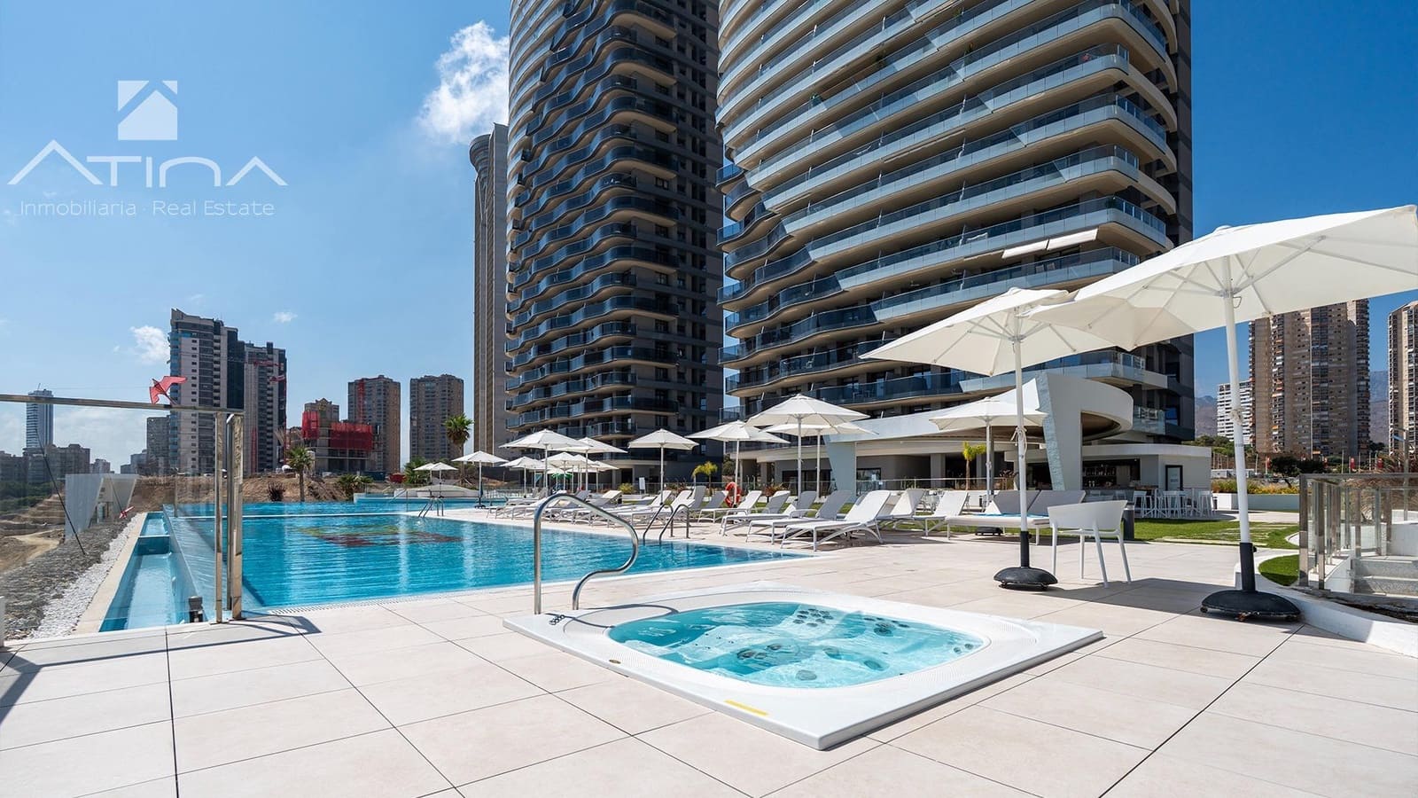 2 sovrum Lägenhet till salu i Benidorm med pool garage - 881 000 € (Ref: 10161744)