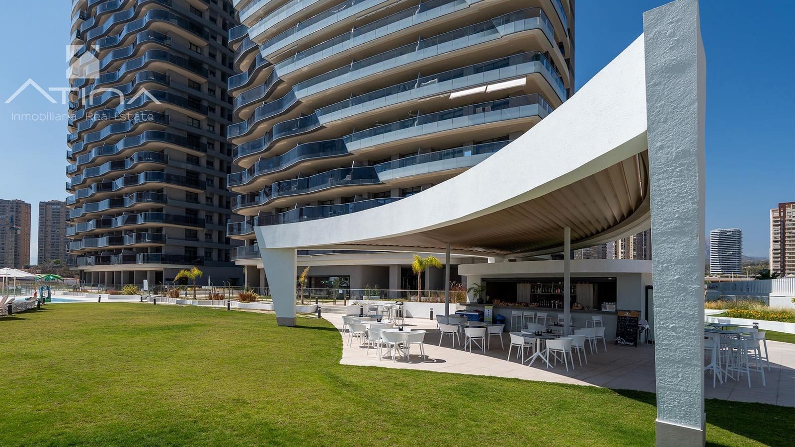 2 sovrum Lägenhet till salu i Benidorm med pool garage - 881 000 € (Ref: 10161744)
