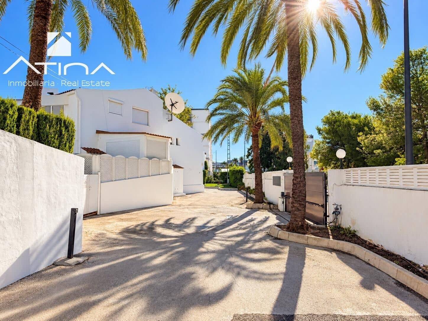 Adosado de 2 habitaciones en Dénia en venta con piscina garaje - 985.000 € (Ref: 10173869)