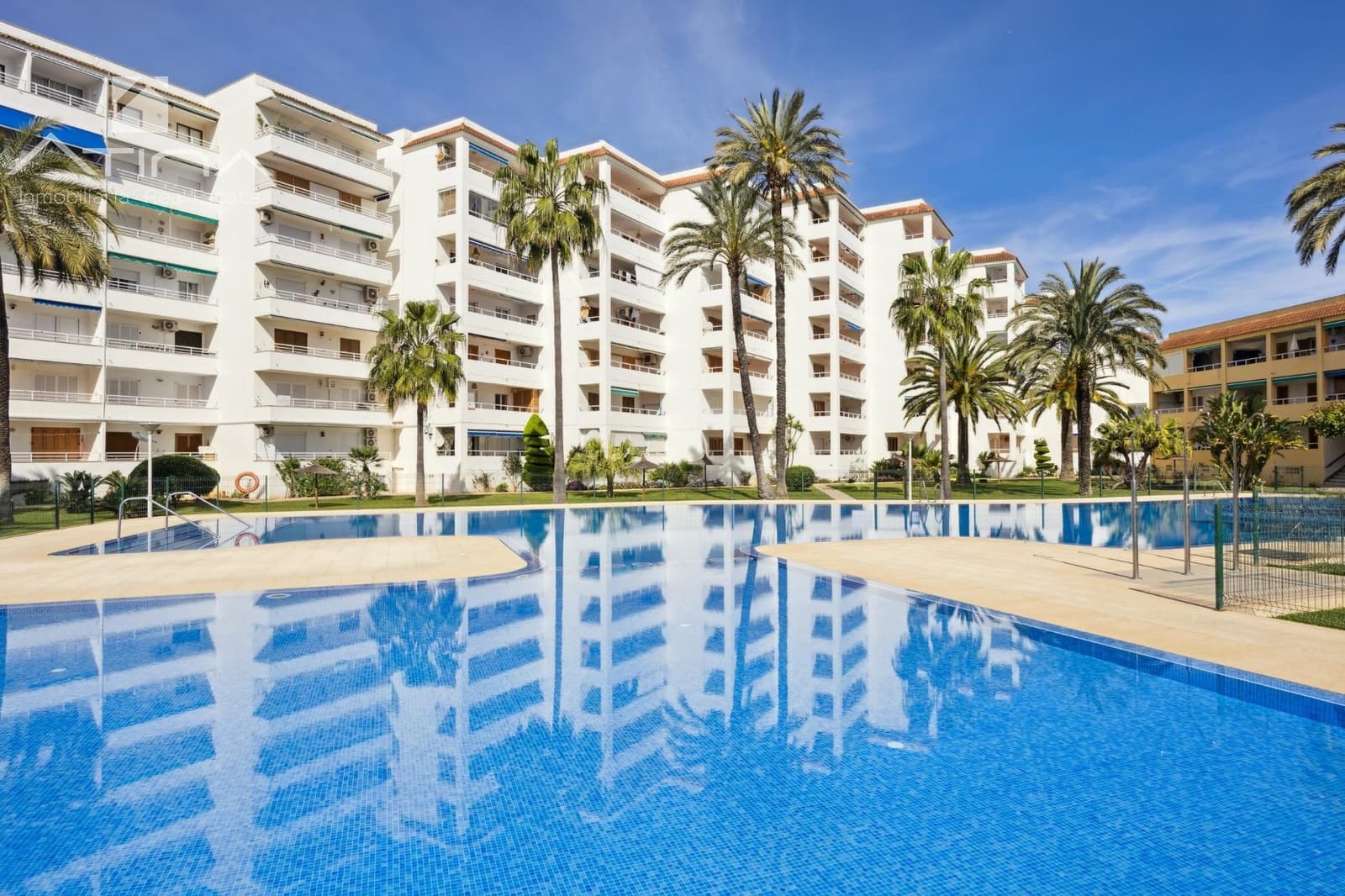 Apartamento de 2 habitaciones en Javea / Xàbia en venta con piscina - 390.000 € (Ref: 10187302)