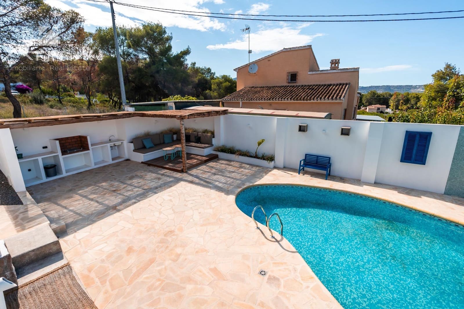 4 bedroom Villa for sale in Javea / Xabia with pool - € 699,000 (Ref: 8576431)