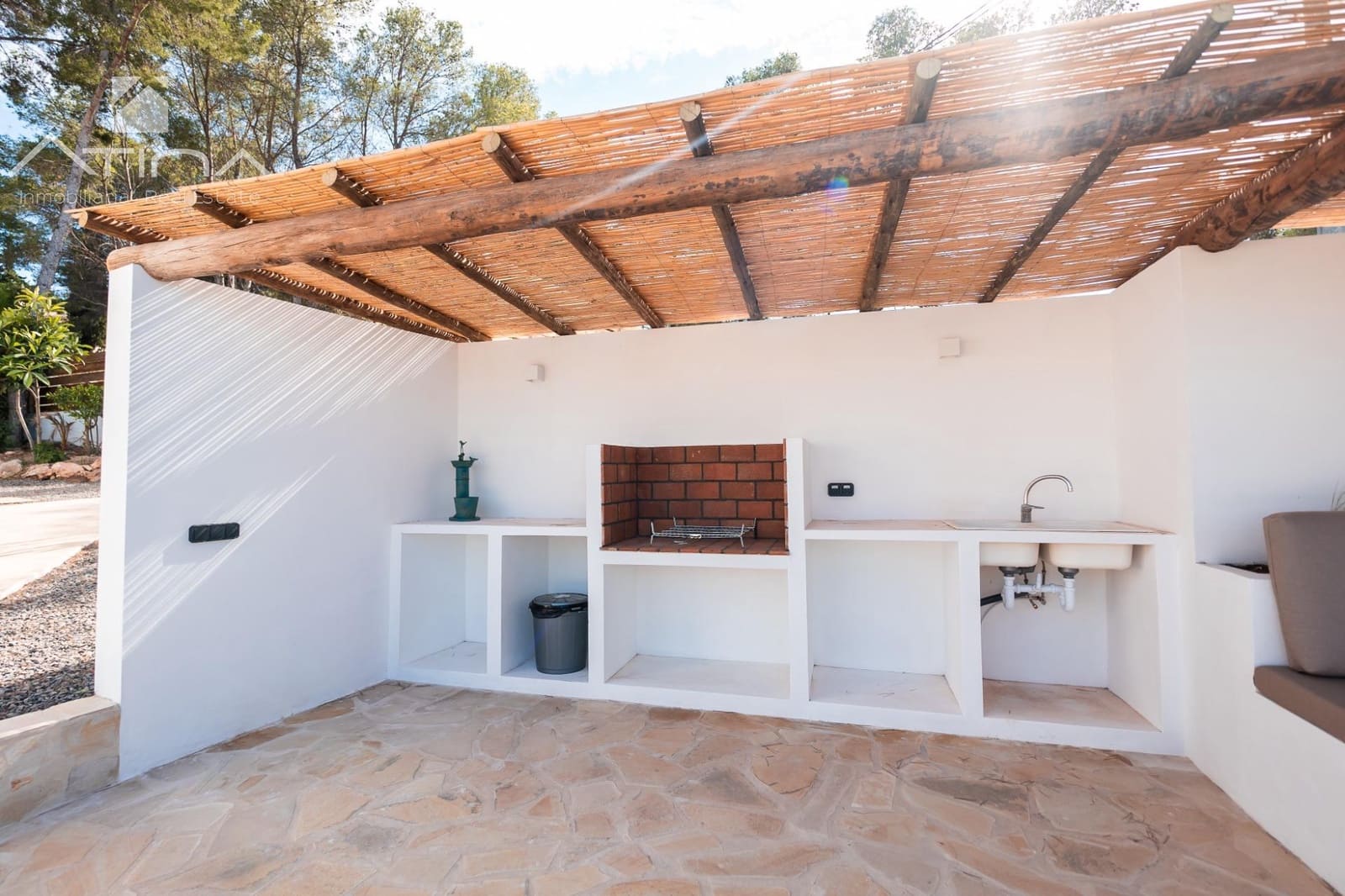4 bedroom Villa for sale in Javea / Xabia with pool - € 699,000 (Ref: 8576431)