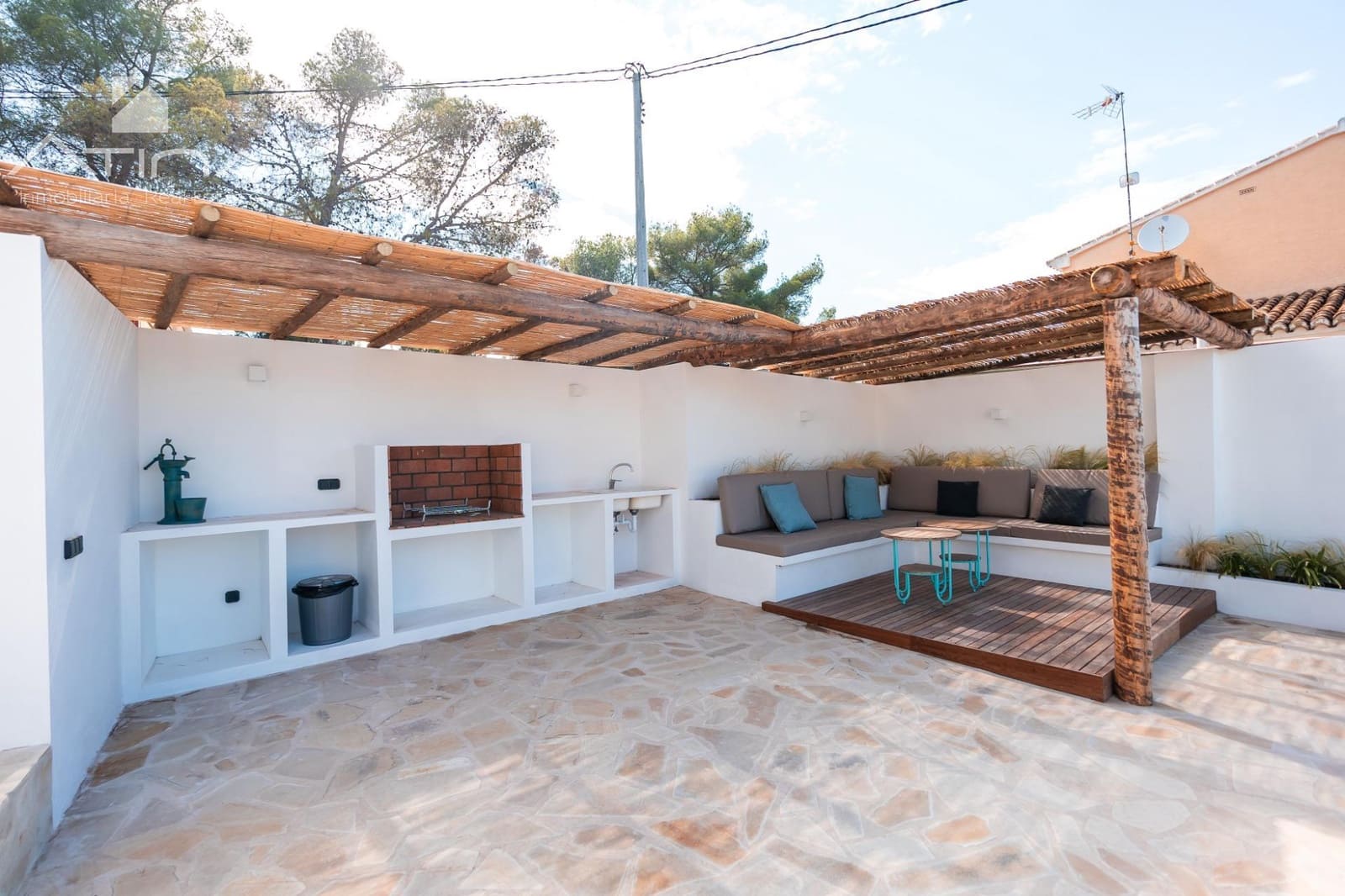4 bedroom Villa for sale in Javea / Xabia with pool - € 699,000 (Ref: 8576431)