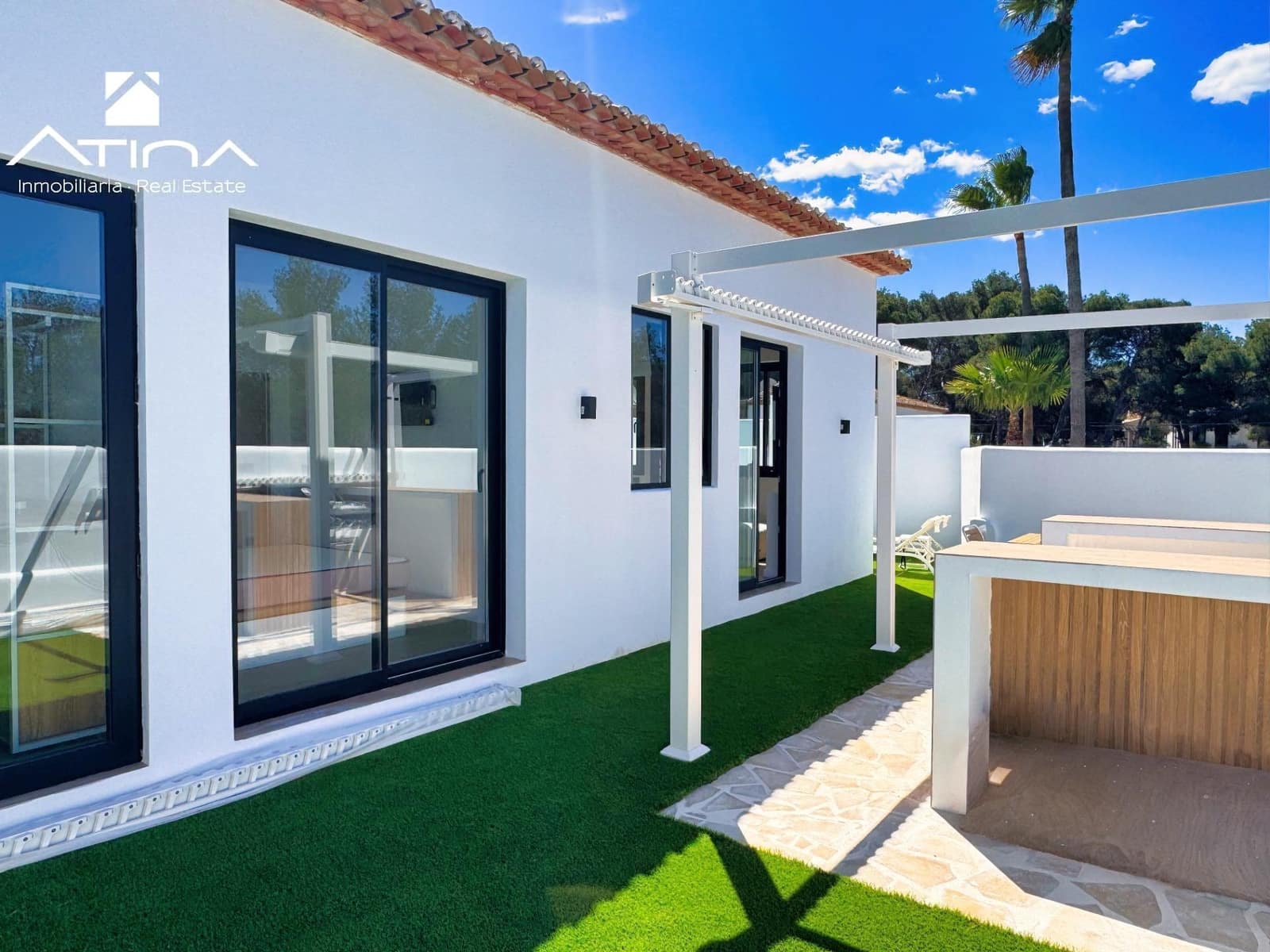 2 soveværelse Rækkehus til salg i Javea / Xabia med swimmingpool - € 320.000 (Ref: 8672132)