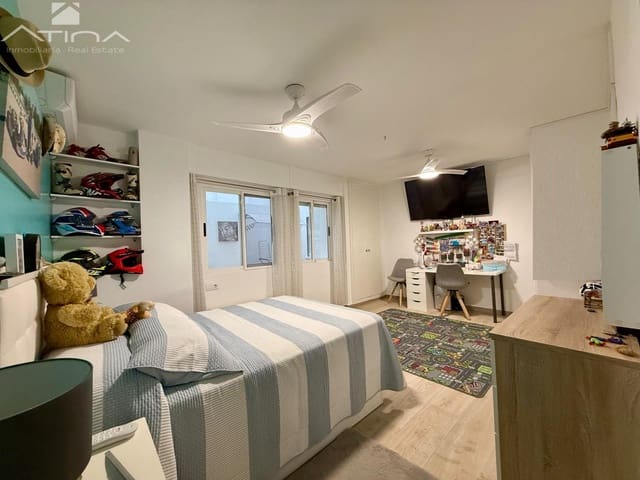3 quarto Apartamento para venda em Centro Urbano, Dénia com garagem - 285 000 € (Ref: 8696512)
