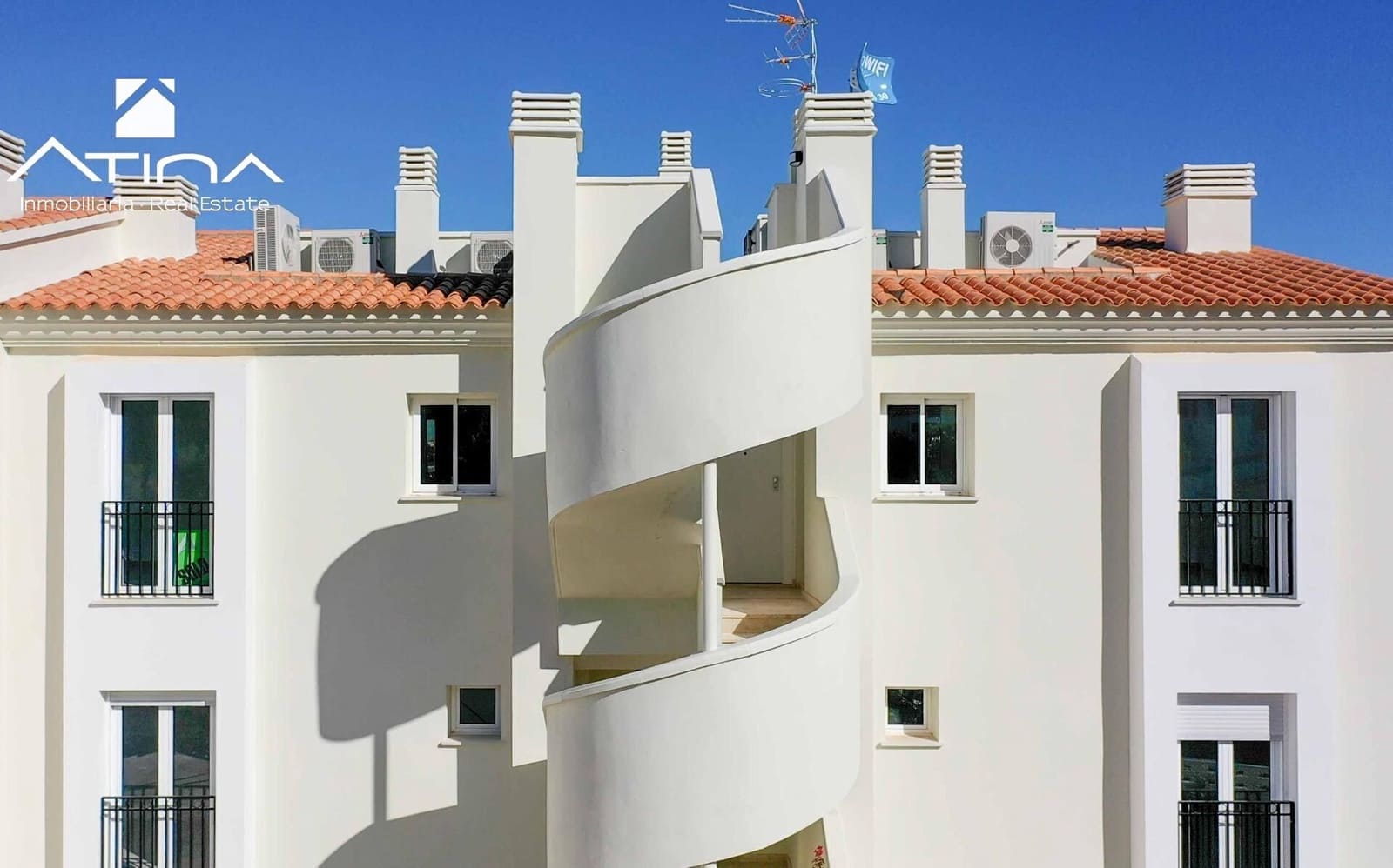 2 soveværelse Rækkehus til salg i Denia med swimmingpool garage - € 359.000 (Ref: 8822415)