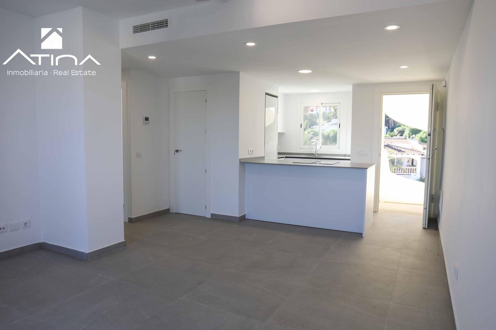 2 soveværelse Rækkehus til salg i Denia med swimmingpool garage - € 359.000 (Ref: 8822415)