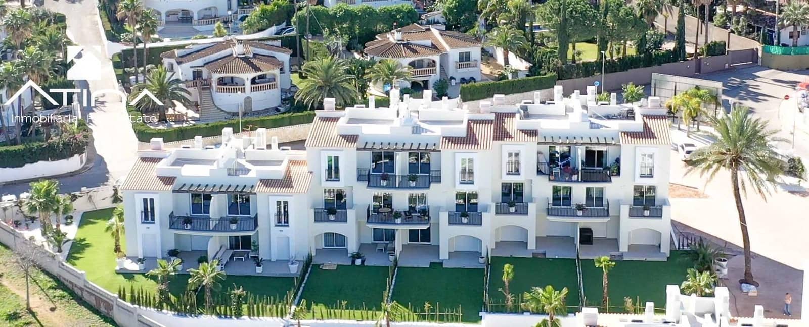 2 soveværelse Rækkehus til salg i Denia med swimmingpool garage - € 359.000 (Ref: 8822415)