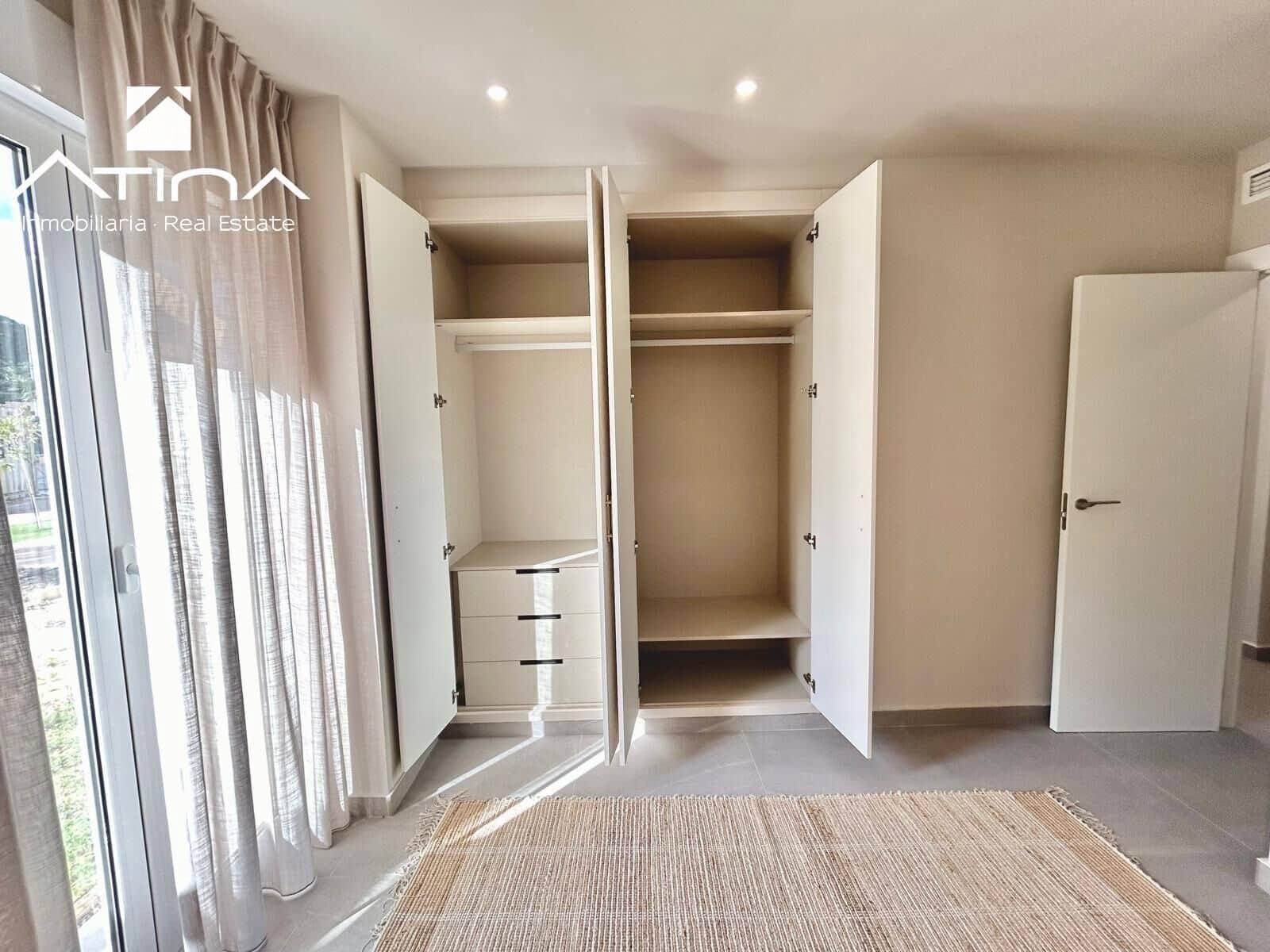 2 soveværelse Rækkehus til salg i Denia med swimmingpool garage - € 359.000 (Ref: 8822415)