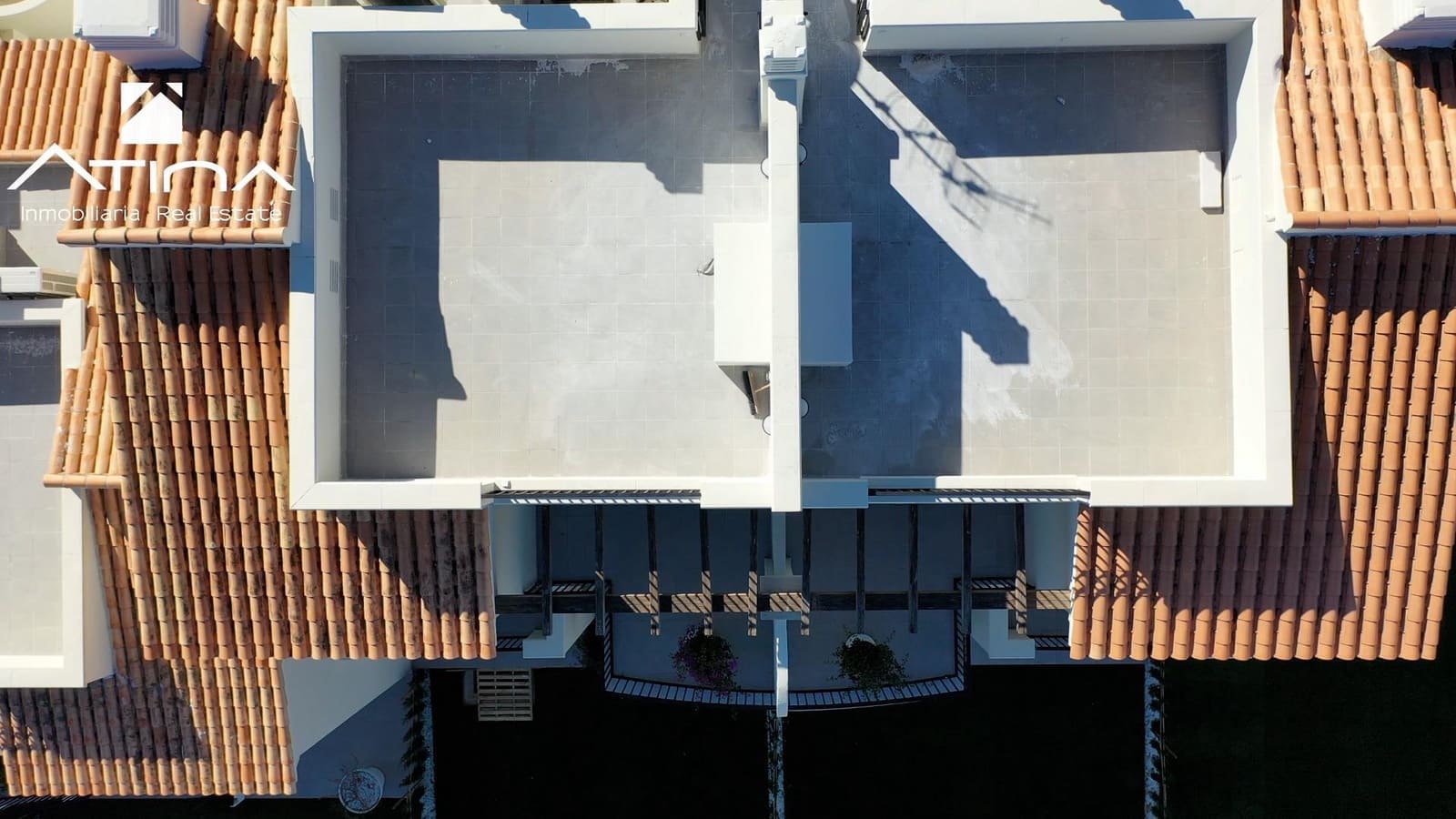 2 soveværelse Rækkehus til salg i Denia med swimmingpool garage - € 359.000 (Ref: 8822415)