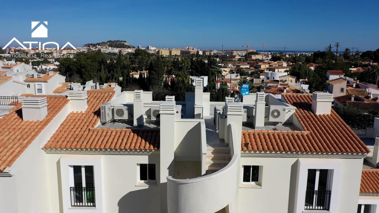 2 soveværelse Rækkehus til salg i Denia med swimmingpool garage - € 359.000 (Ref: 8822415)