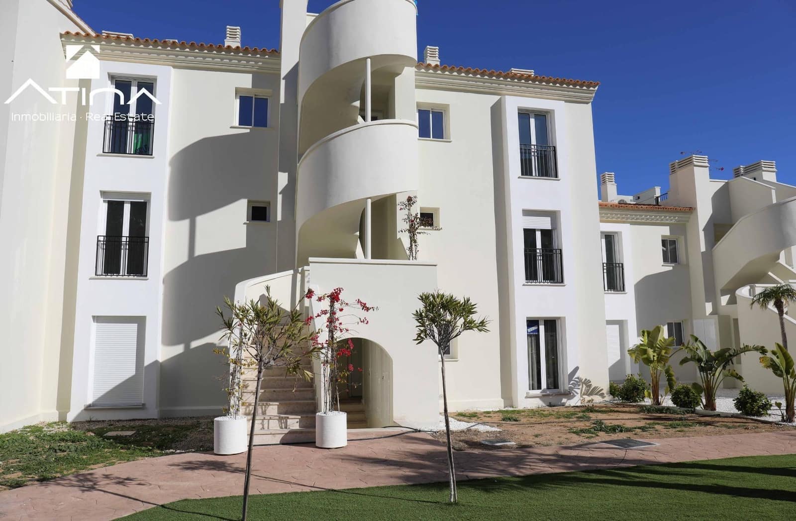 2 soveværelse Rækkehus til salg i Denia med swimmingpool garage - € 359.000 (Ref: 8822415)