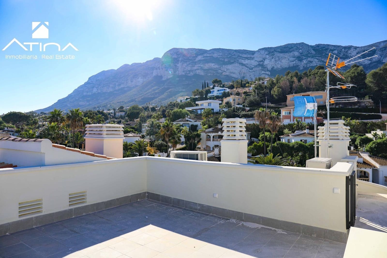 2 soveværelse Rækkehus til salg i Denia med swimmingpool garage - € 359.000 (Ref: 8822415)