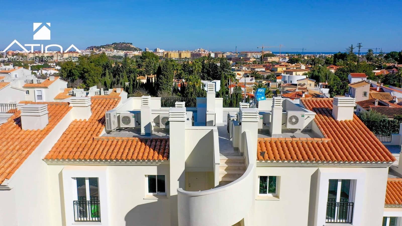 2 soveværelse Rækkehus til salg i Denia med swimmingpool garage - € 359.000 (Ref: 8822415)